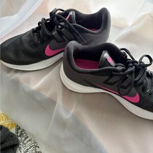Nike Black and Pink Women's Training Sneakers